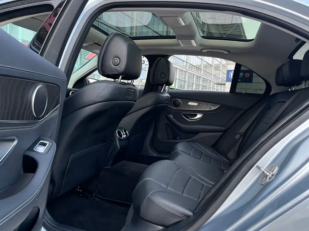 Mercedes-Benz C-Class — миниатюра 15