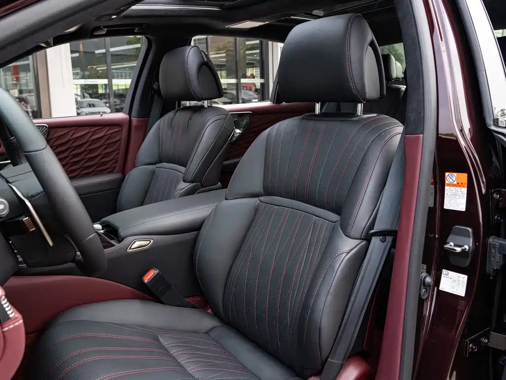 Lexus LS — миниатюра 11