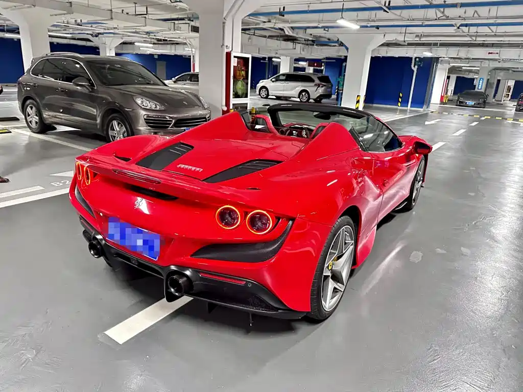 Ferrari F8 — миниатюра 3
