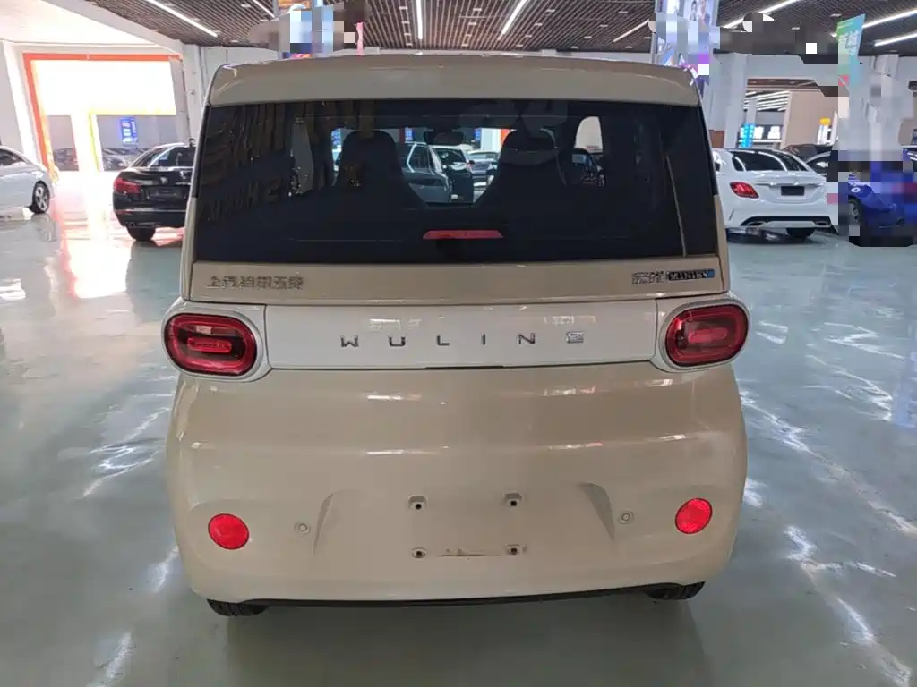 Wuling MINIEV — миниатюра 6