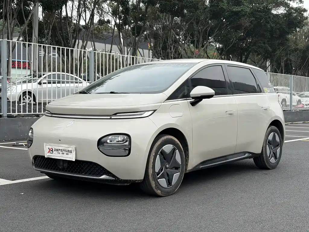 Baojun Yunduo 2023