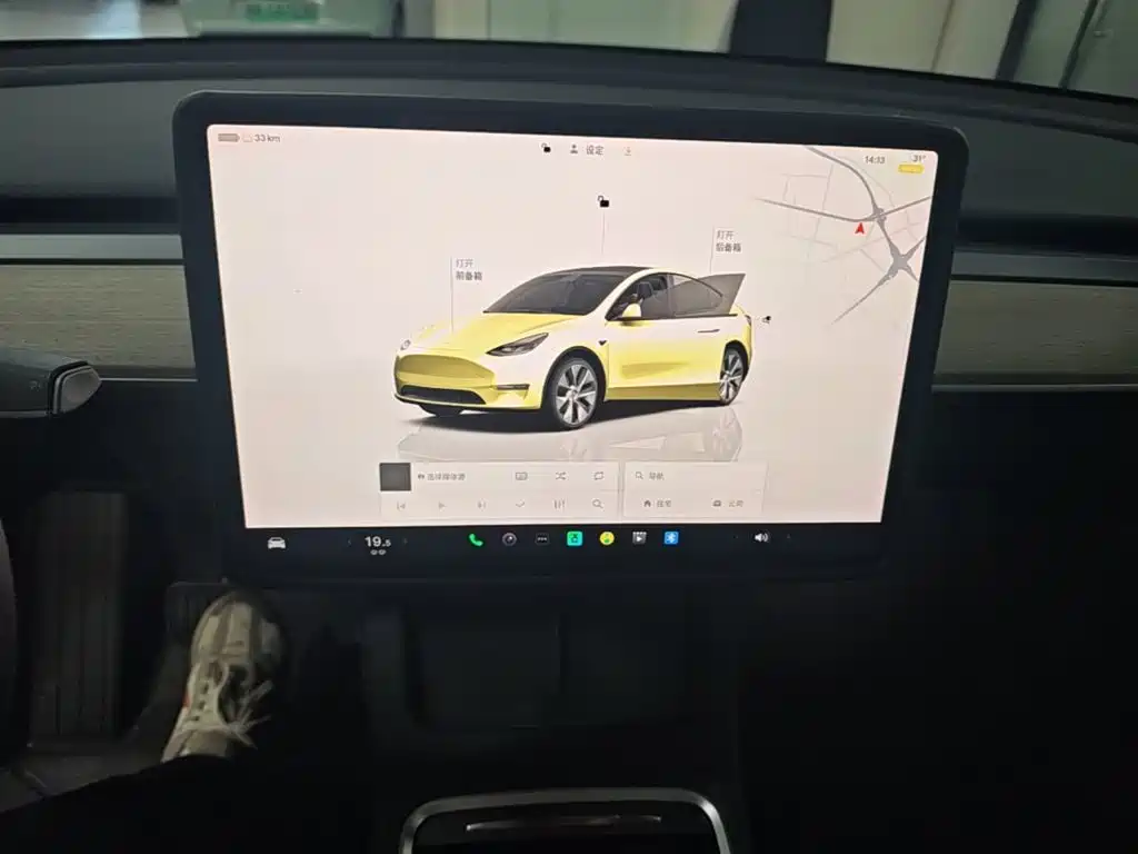 Tesla Model Y — миниатюра 13