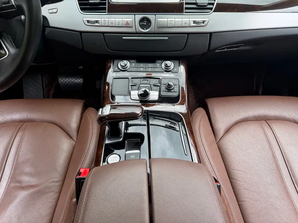 Audi A8 — миниатюра 6
