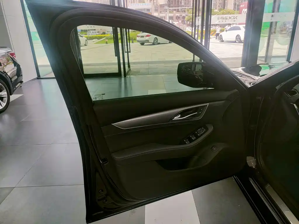 Cadillac CT5 — миниатюра 16