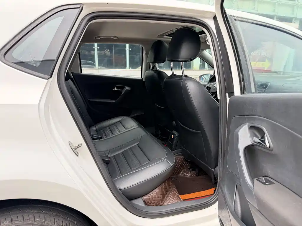 Volkswagen Polo — миниатюра 10