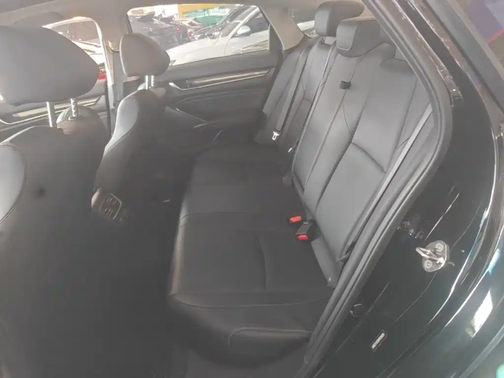 Honda Accord — миниатюра 17