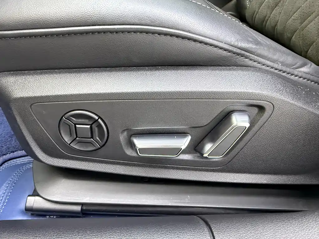 Audi A6L — миниатюра 25