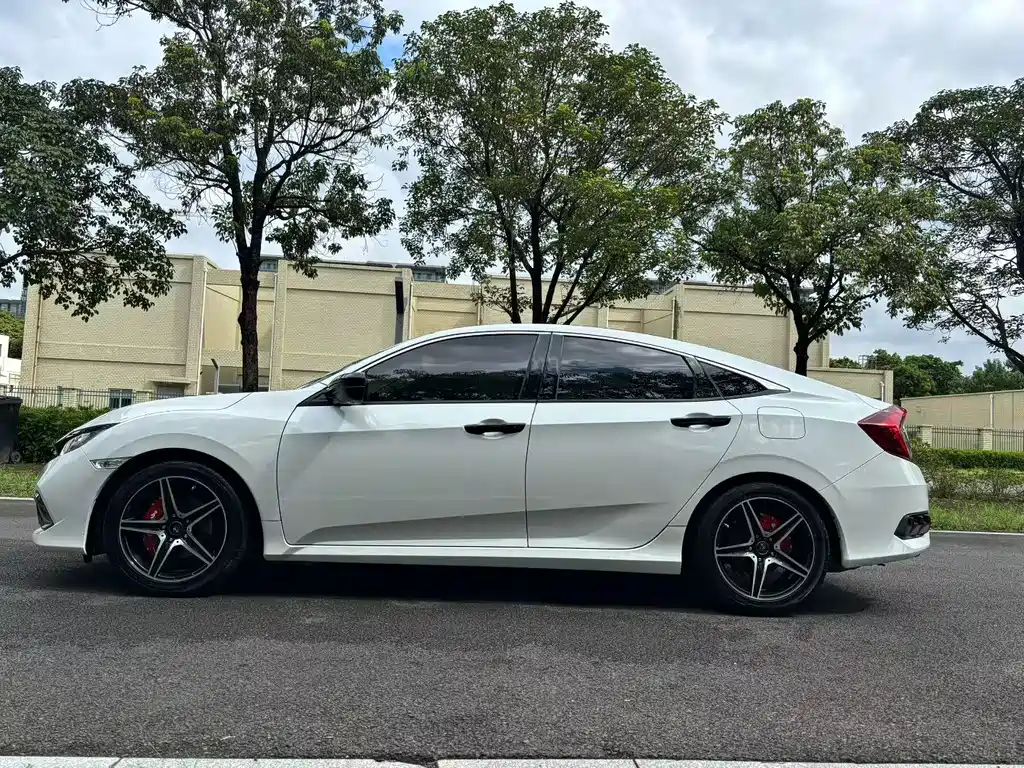Honda Civic — миниатюра 5