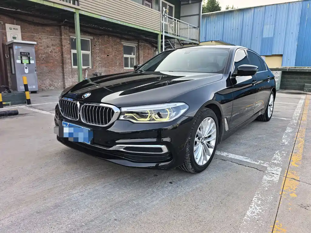 BMW 5 Series — миниатюра 2
