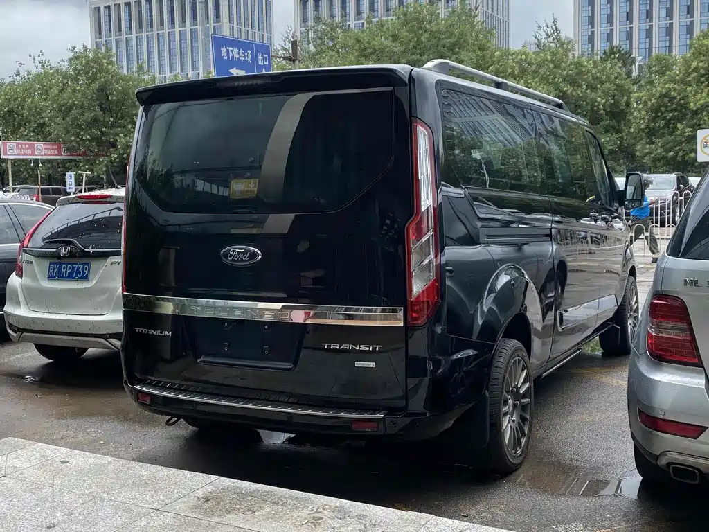 Ford Transit — миниатюра 15