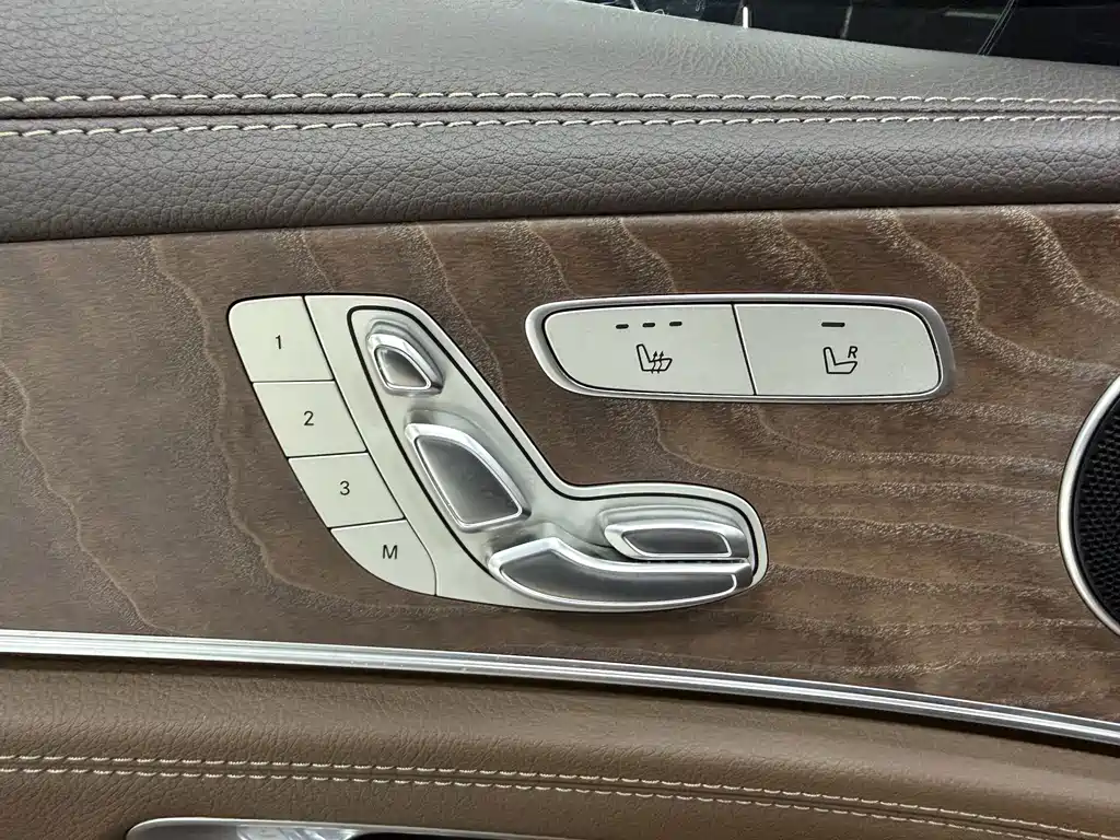 Mercedes-Benz E-Class — миниатюра 17