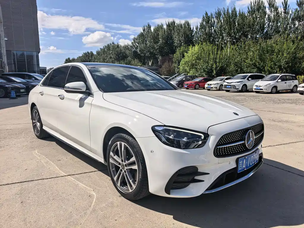 Mercedes-Benz E-Class — миниатюра 3