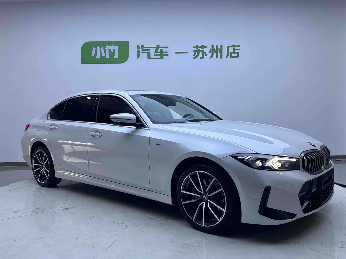 BMW 3 Series 2.0 л 2023 г. Белый, пробег 8000 км