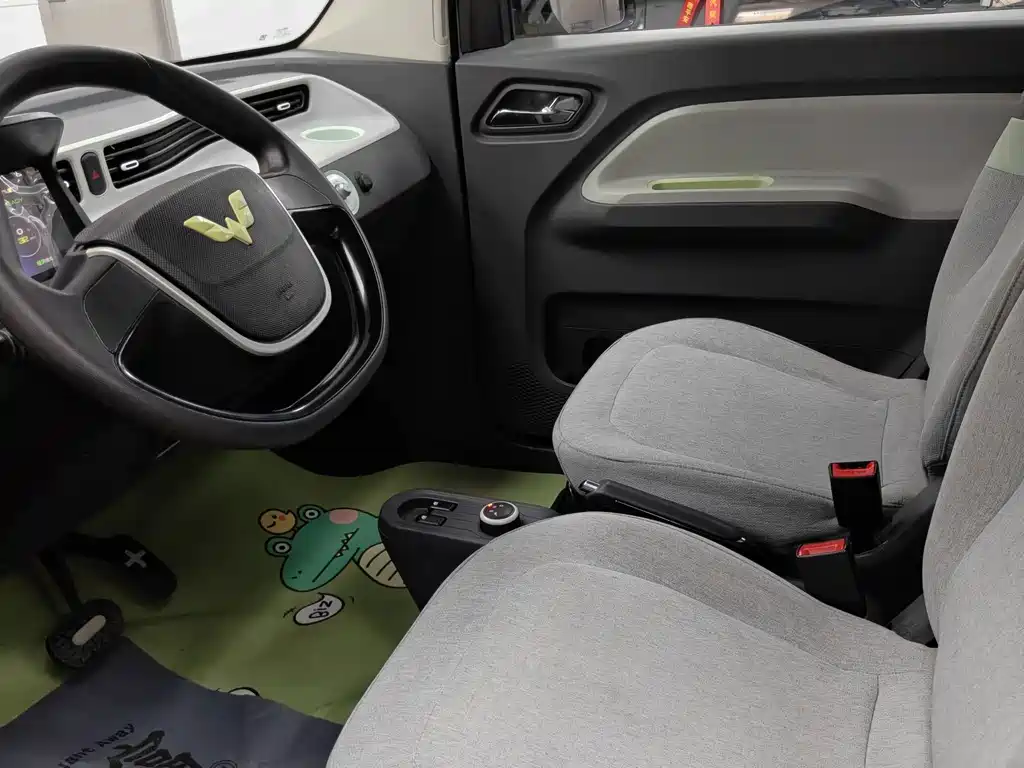 Wuling MINIEV — миниатюра 8