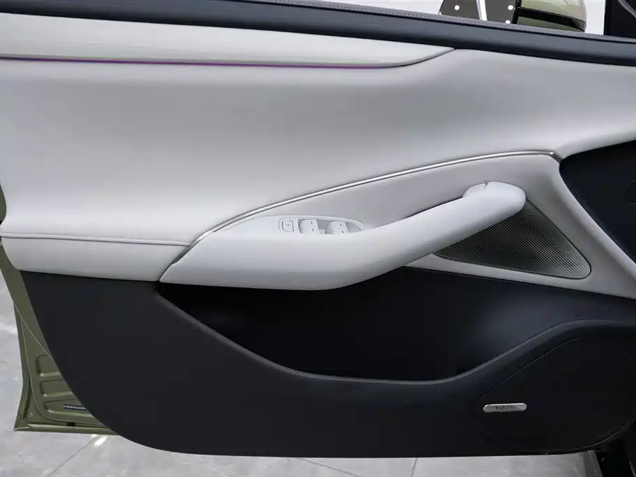 XIAOMI CAR XIAOMI SU7