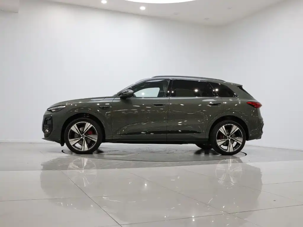 Audi Q5L — миниатюра 8