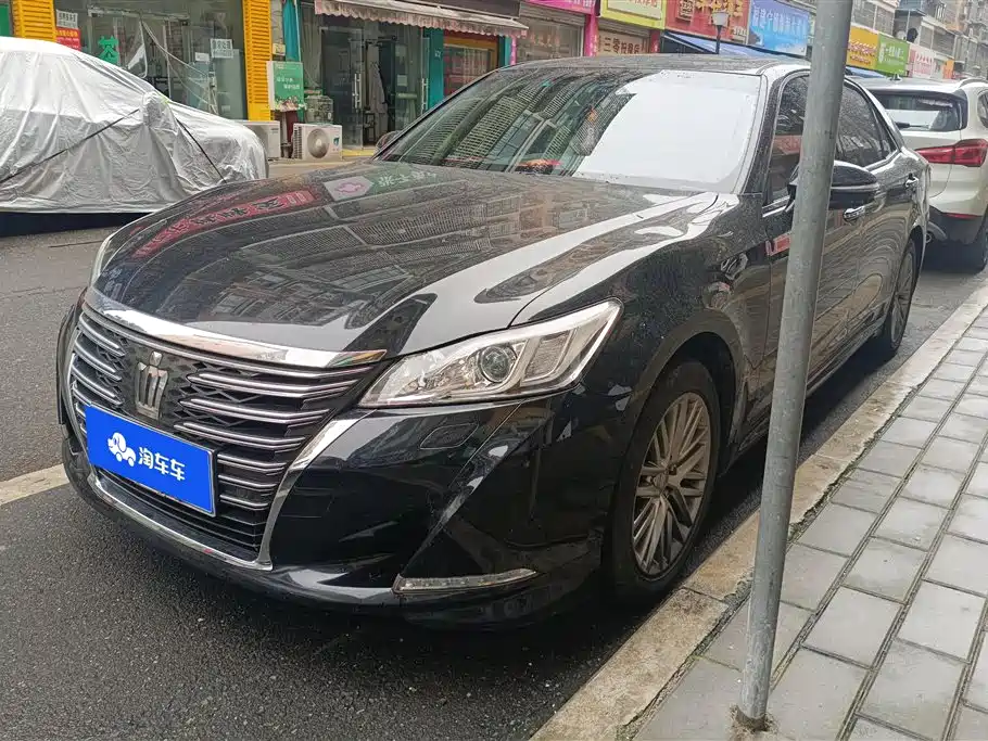 Toyota Crown 2017