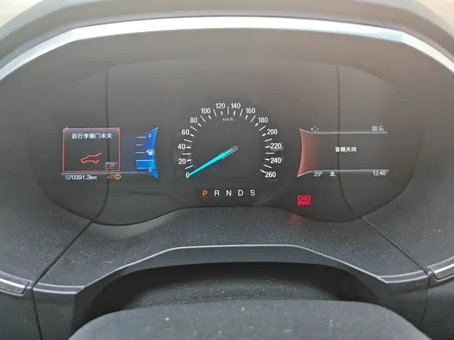 Ford Edge — миниатюра 14