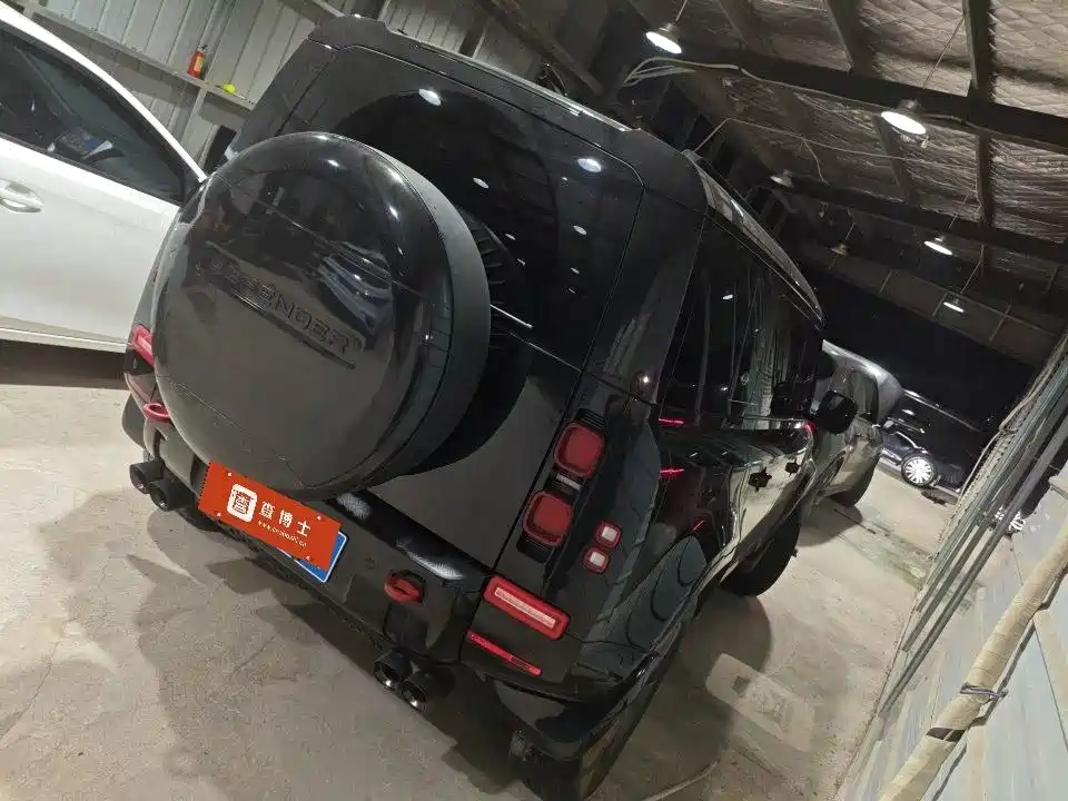 Land Rover Defender — миниатюра 4