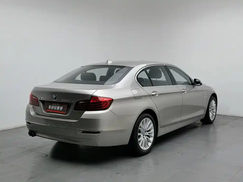 BMW 5 Series — миниатюра 2