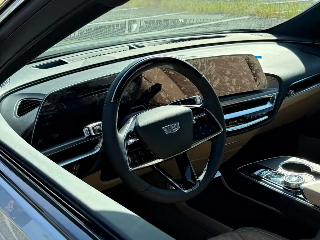 Cadillac Lyriq — миниатюра 6