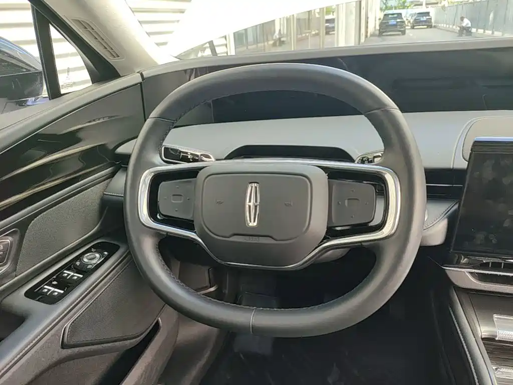 Lincoln Nautilus — миниатюра 11