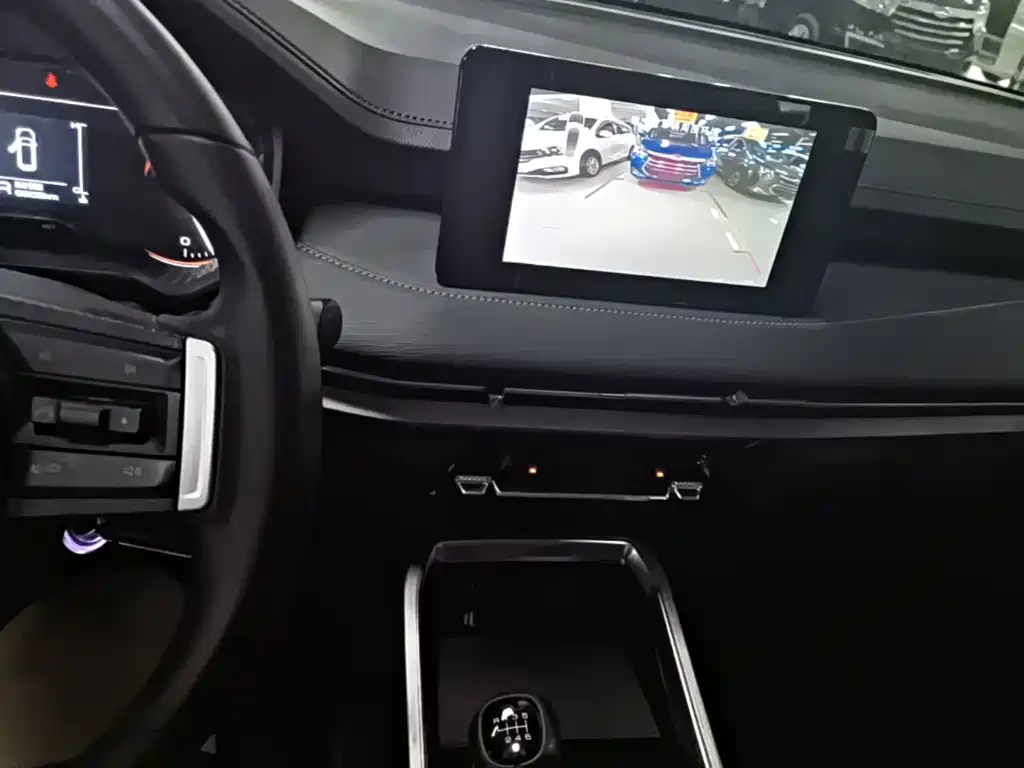 Wuling Jiachen — миниатюра 13