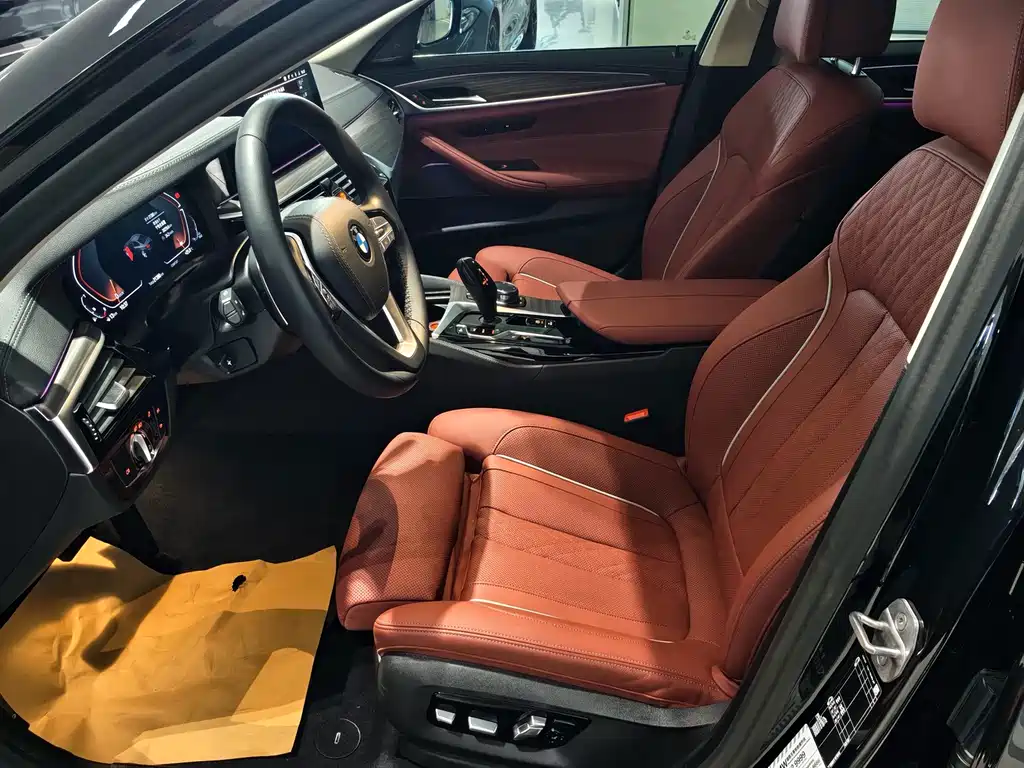 BMW 5 Series — миниатюра 9