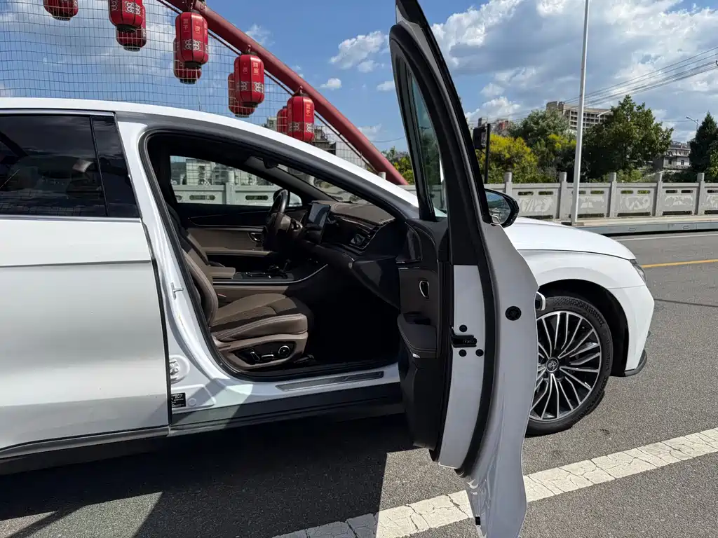 BYD Han — миниатюра 17