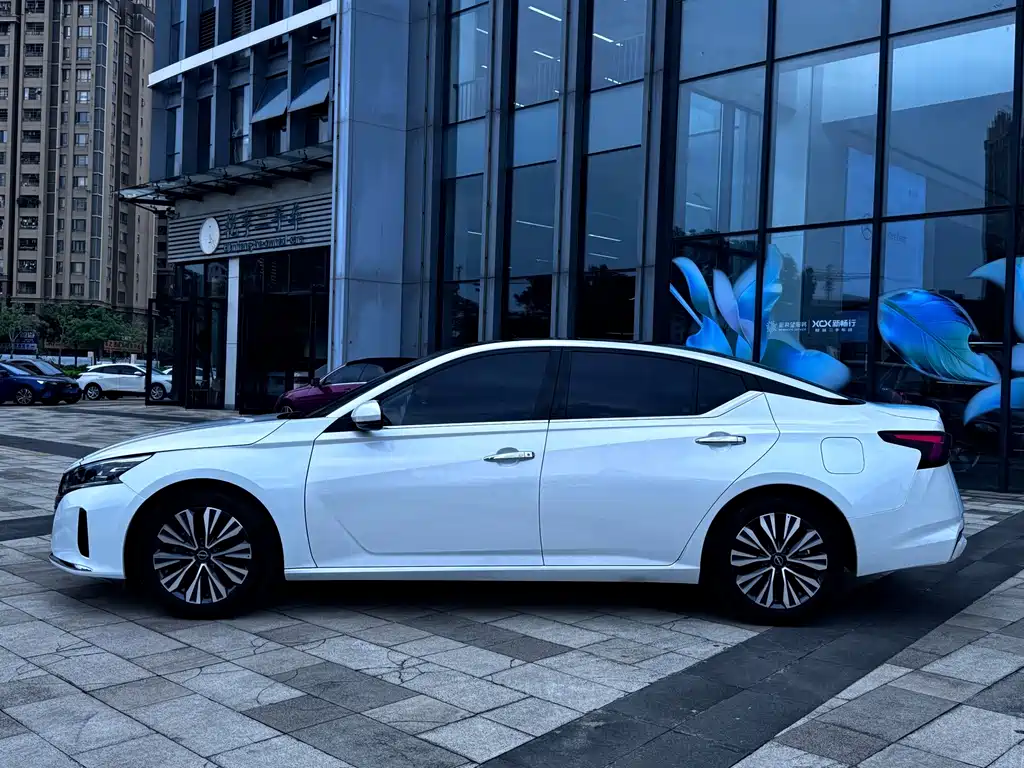 Nissan Teana — миниатюра 3
