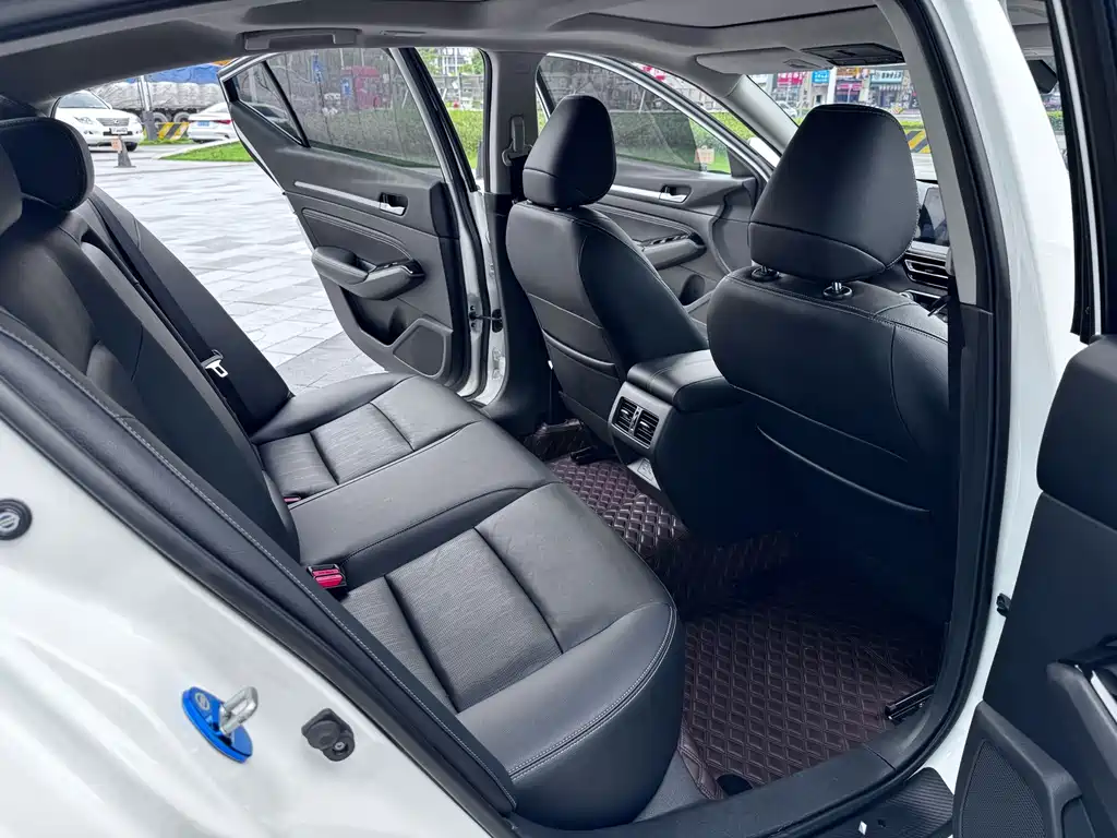 Nissan Teana — миниатюра 11