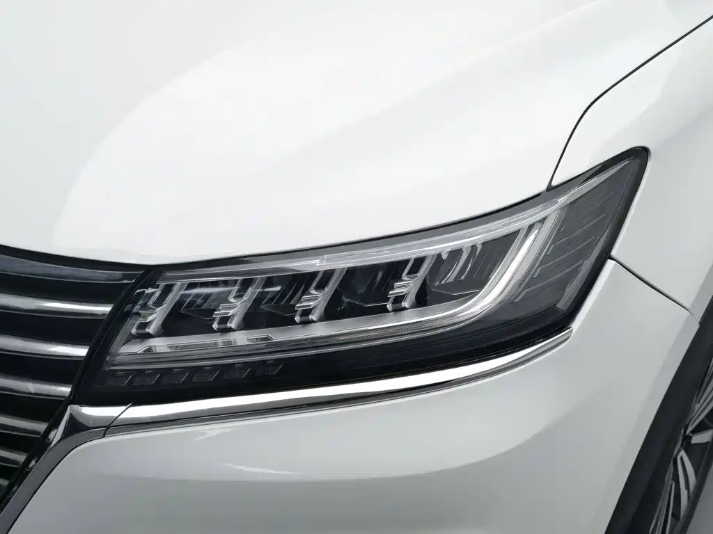 Roewe RX5 — миниатюра 7
