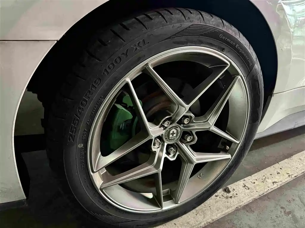 Ford Mustang — миниатюра 12