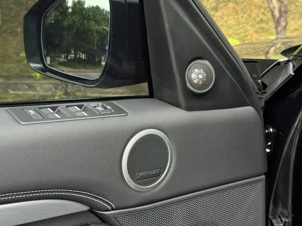 Land Rover Discovery — миниатюра 15