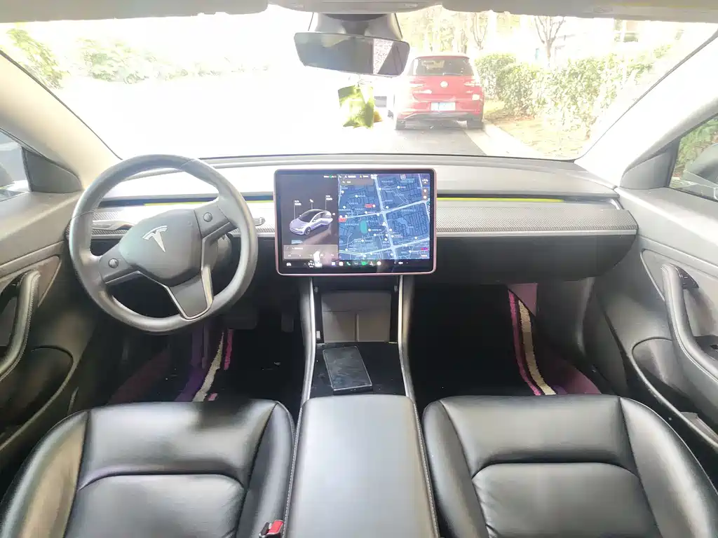 Tesla Model 3 — миниатюра 7
