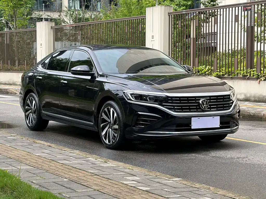 Volkswagen Passat 2024 380TSI