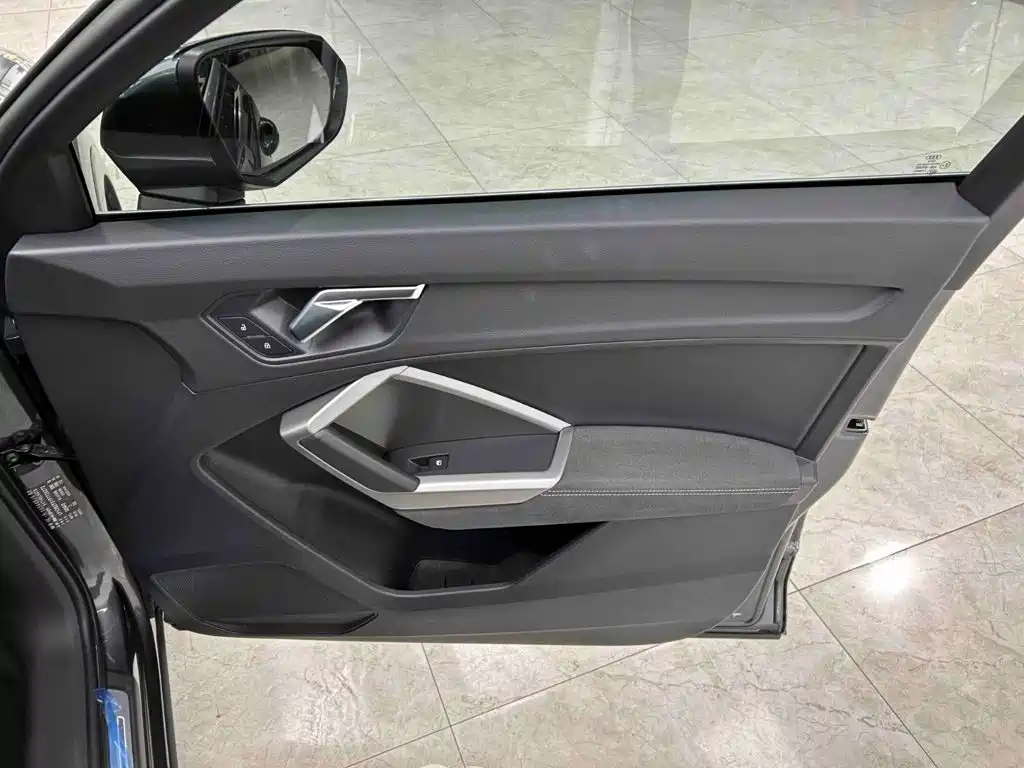 Audi Q3 — миниатюра 12
