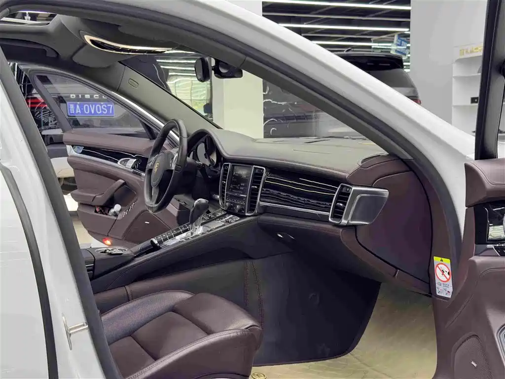Porsche Panamera — миниатюра 10