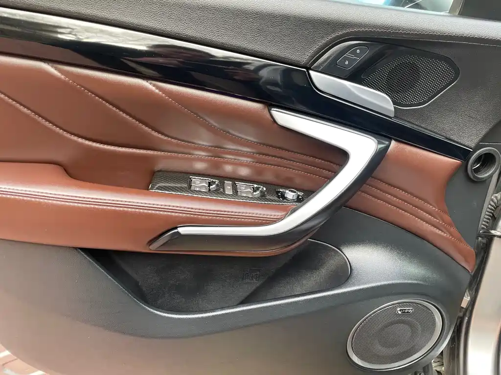 WEI PAI WEI BRAND VV7