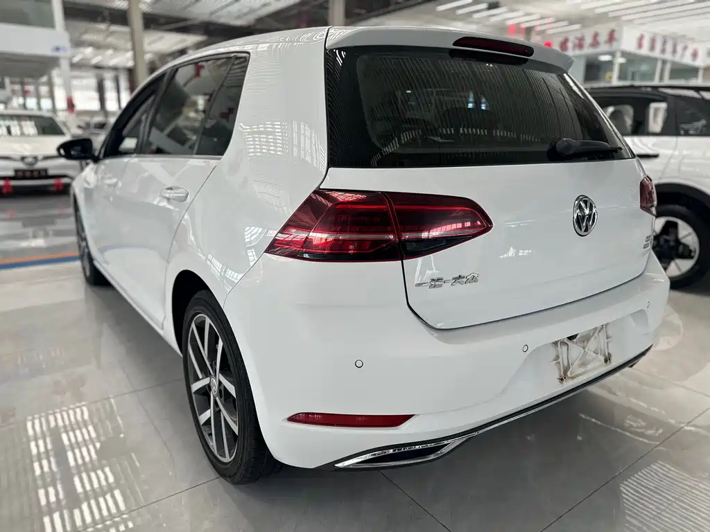 Volkswagen Golf — миниатюра 12