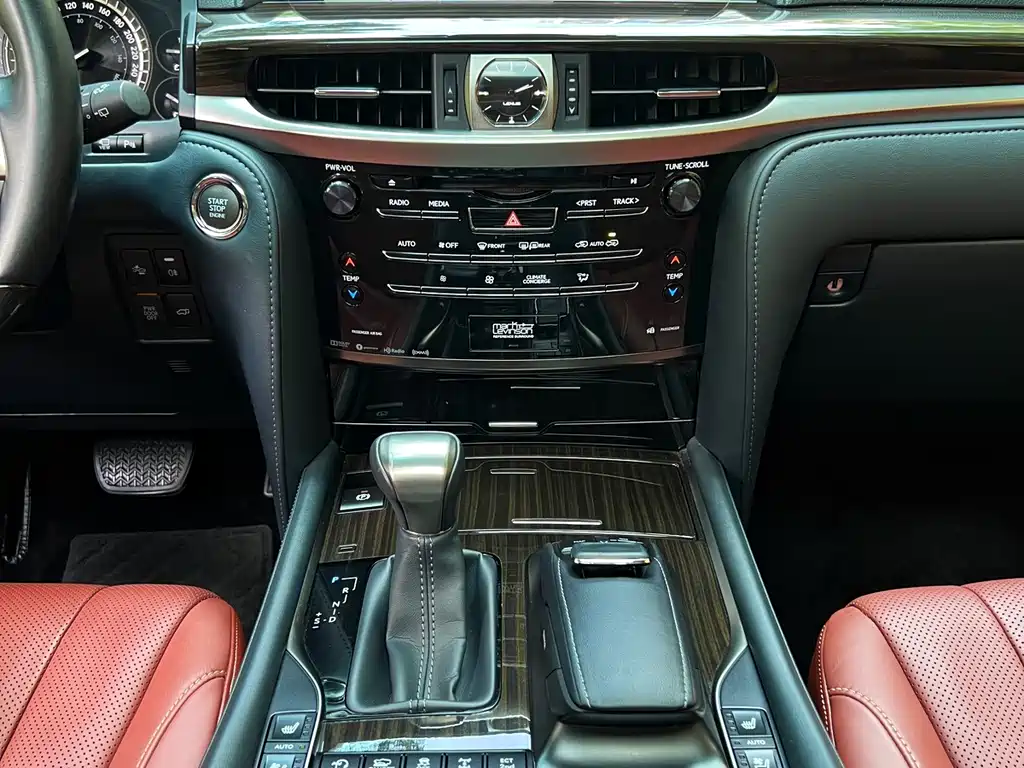 Lexus LX — миниатюра 7