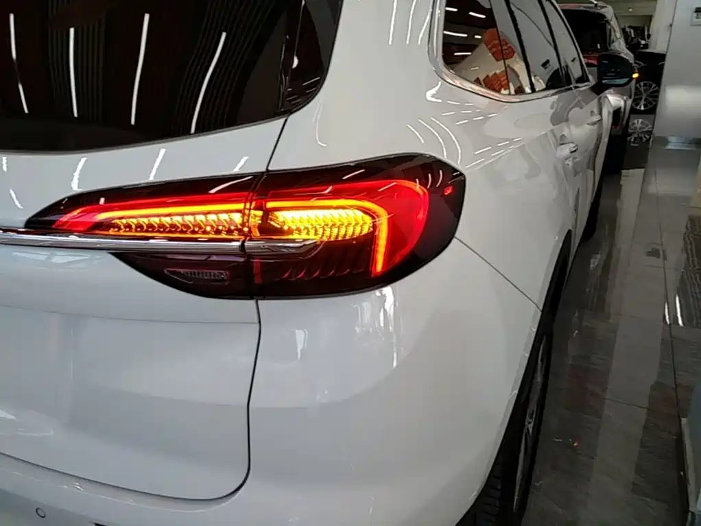 Buick Envision Plus — миниатюра 8