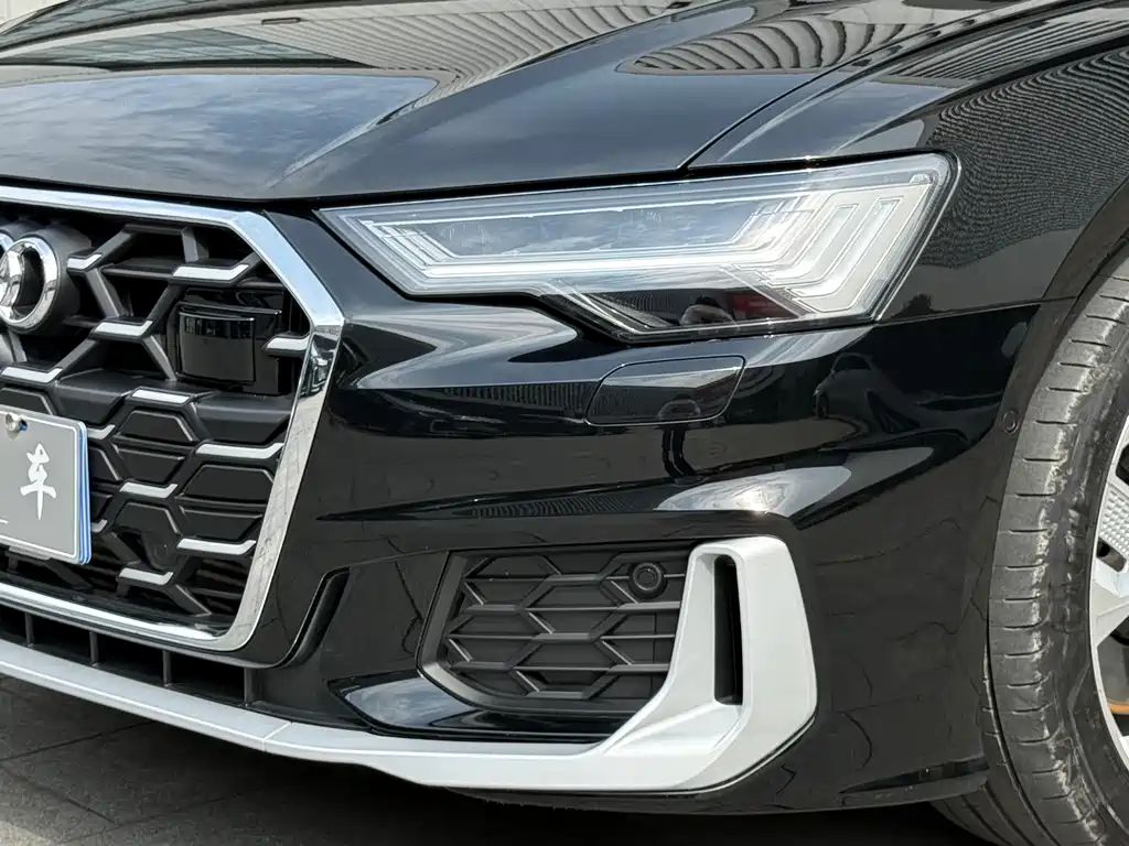 Audi A6L 2025 55 TFSI quattro Premium