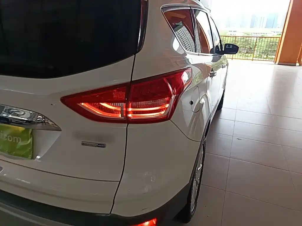 Ford Kuga — миниатюра 8