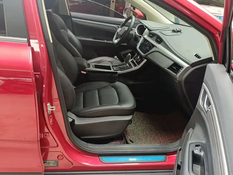 Geely Emgrand GS — миниатюра 8