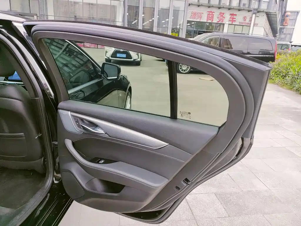 Cadillac CT5 — миниатюра 32