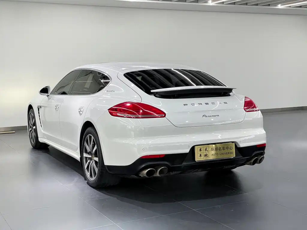PORSCHE PANAMERA