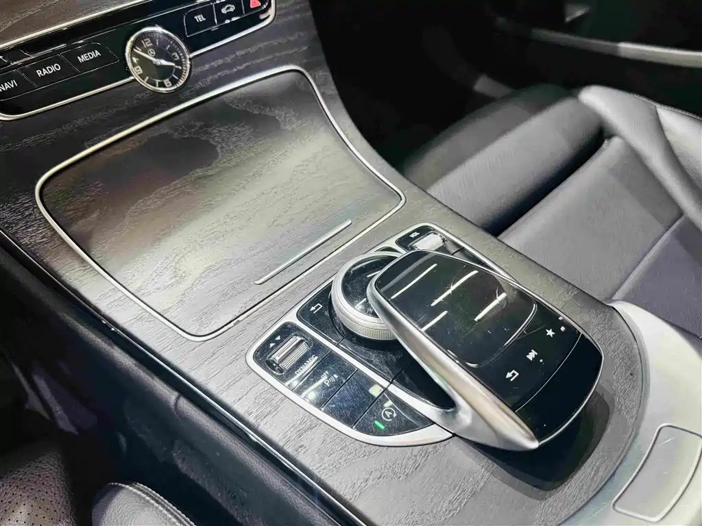 Mercedes-Benz C-Class — миниатюра 16