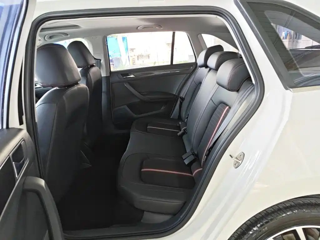 Skoda Rapid Spaceback — миниатюра 17