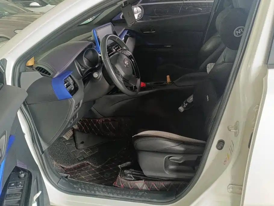 Toyota IZOA — миниатюра 9